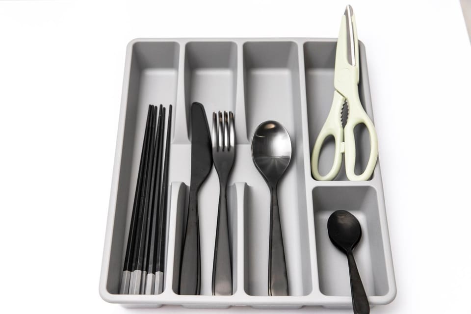 Kitchen or kitchenette, Food and drinks