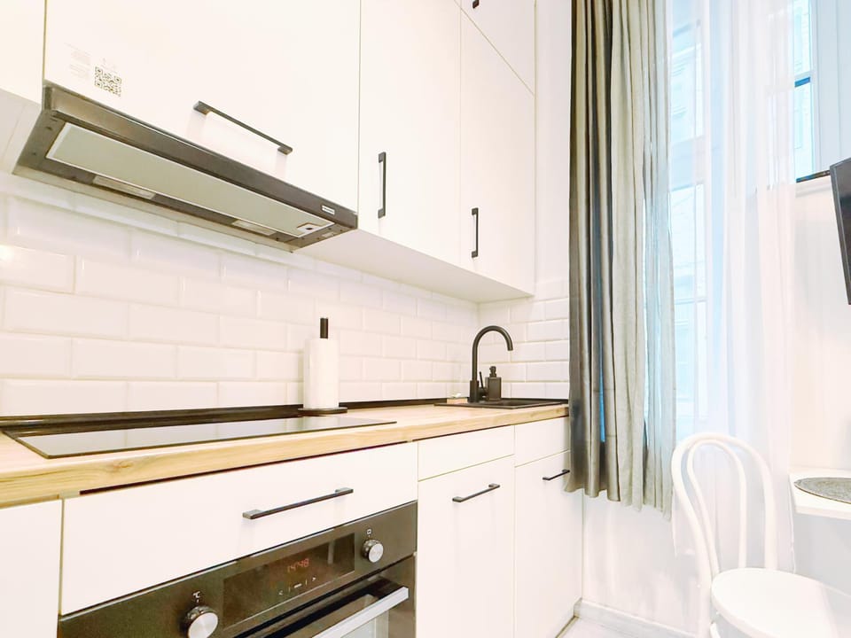 Kitchen or kitchenette, pet friendly, stove