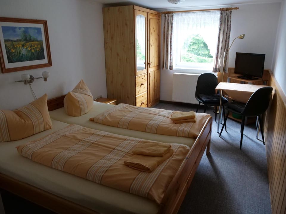 Bed, Seating area, Bedroom