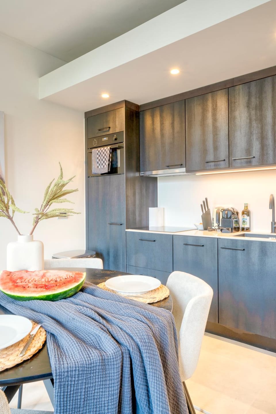 Dining area, kitchen