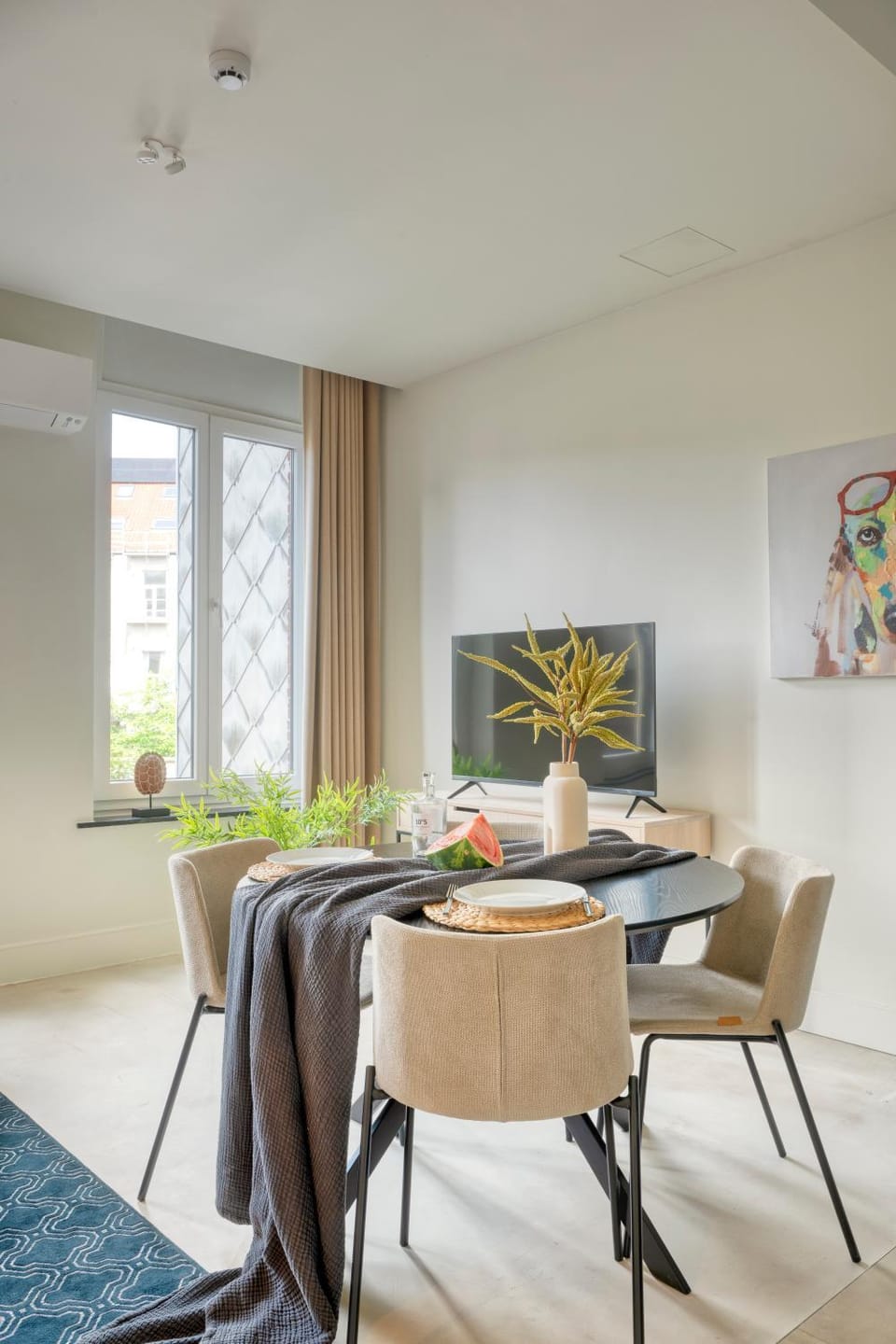 TV and multimedia, Dining area