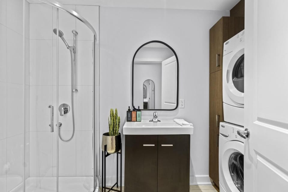 Shower, Bathroom, towels, washing machine, dryer