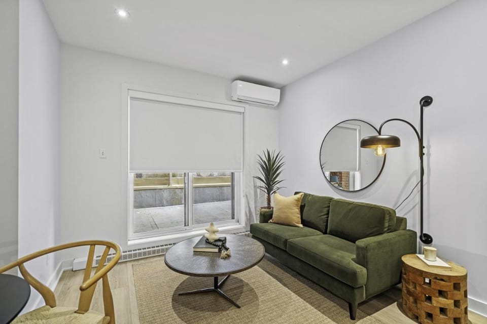 Living room, air conditioner