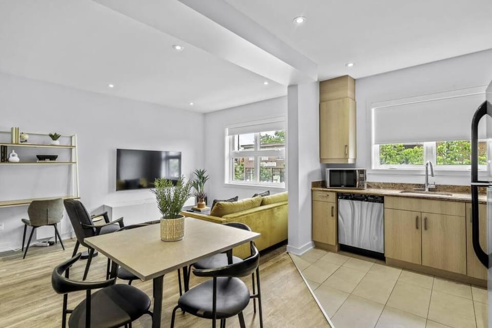 TV and multimedia, Living room, Dining area