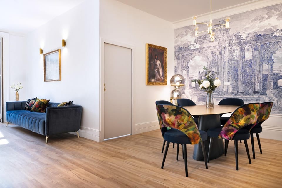 Living room, Dining area