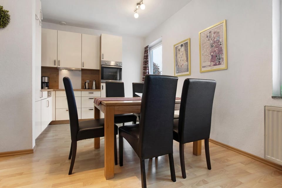Property building, Kitchen or kitchenette, Living room