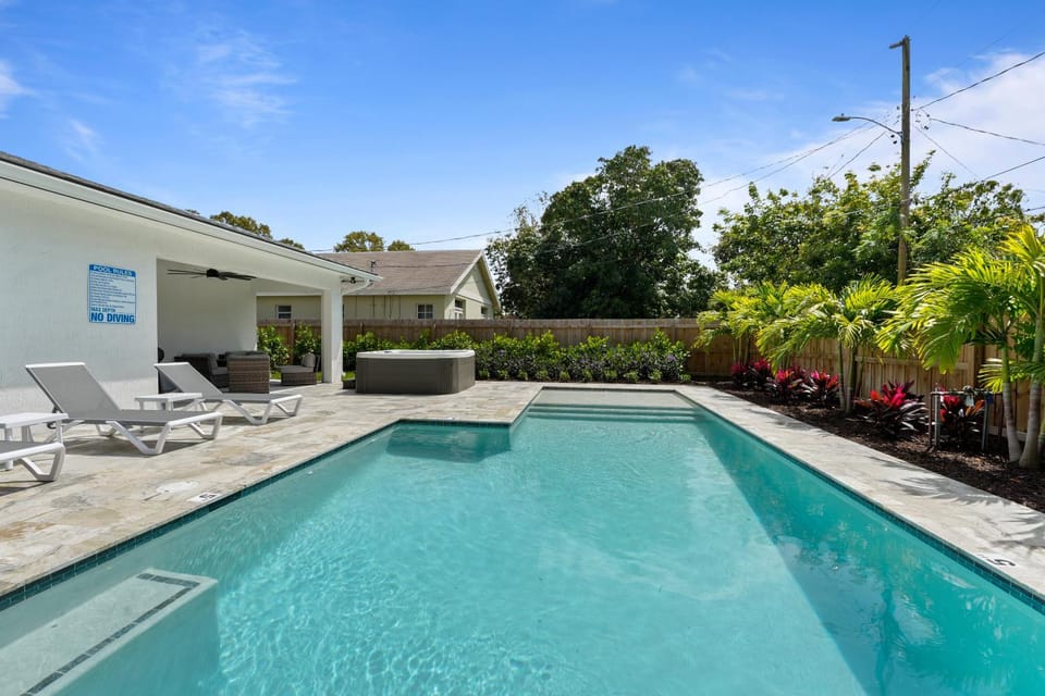 Palm Luxe Residence House in West Palm Beach