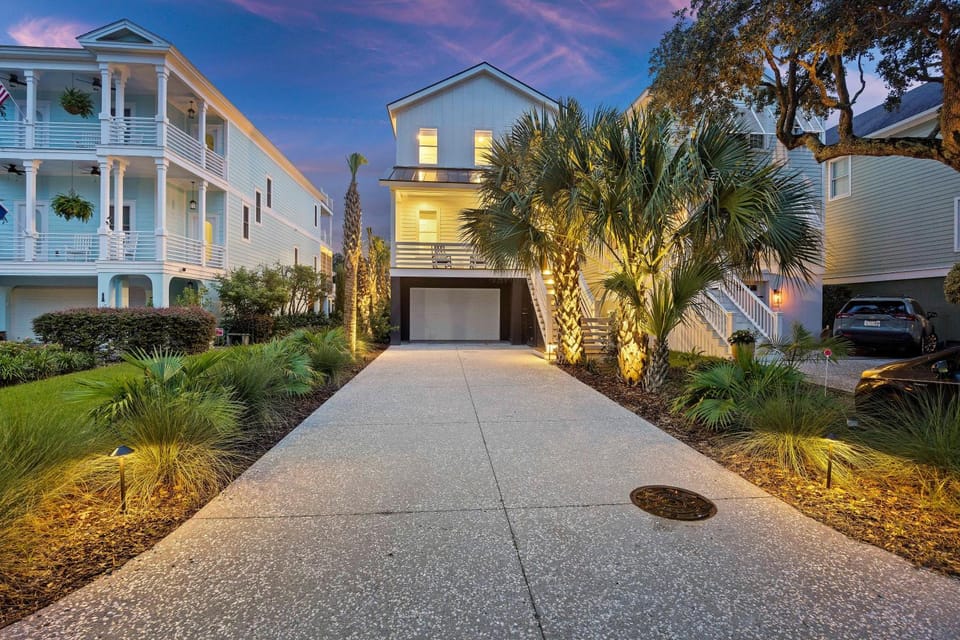 YH10: 10 Yacht Harbor House in Isle of Palms
