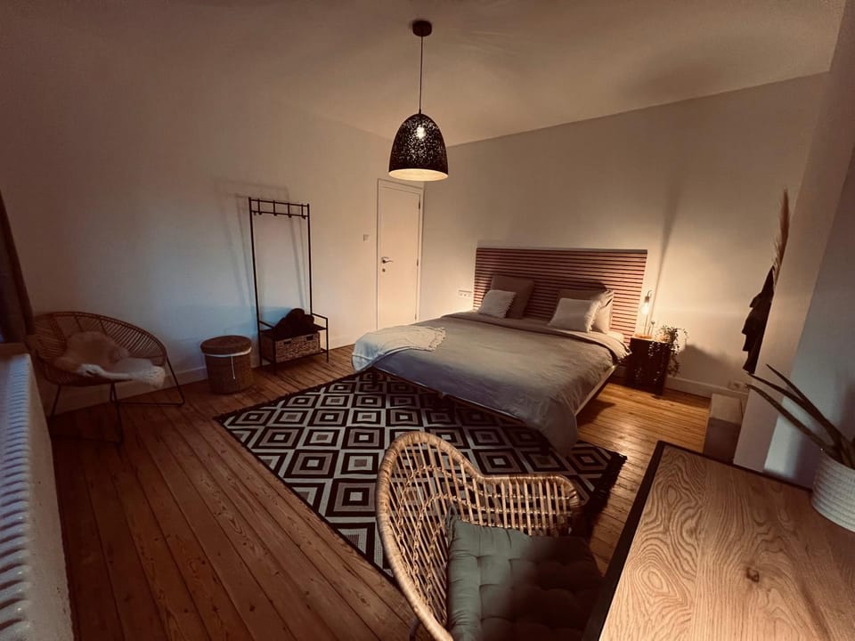 Bed, Photo of the whole room, Bedroom