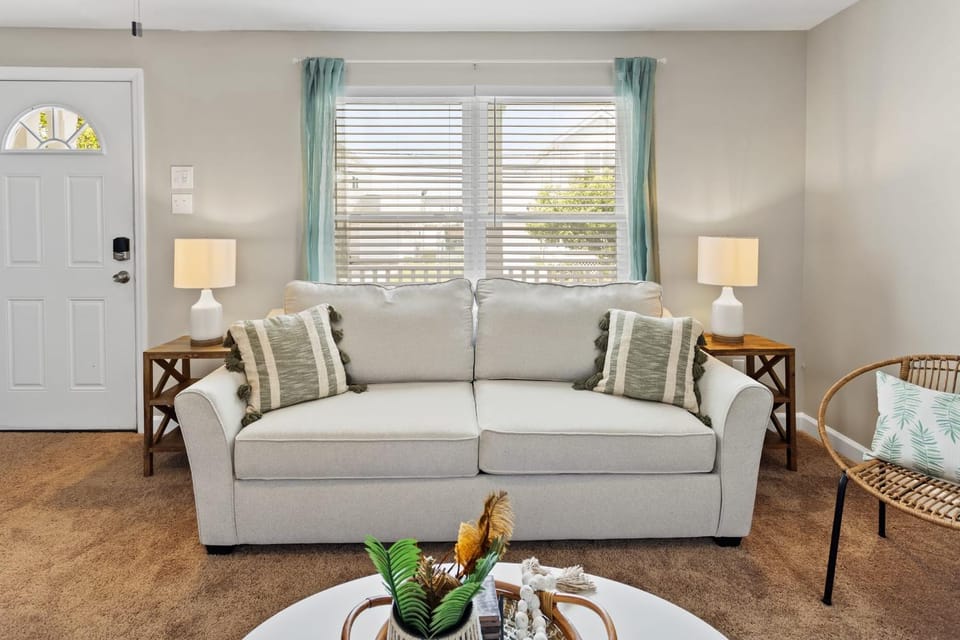 Living room, Decorative detail, Seating area