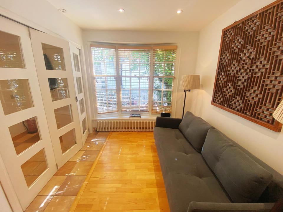 Seating area, Bedroom