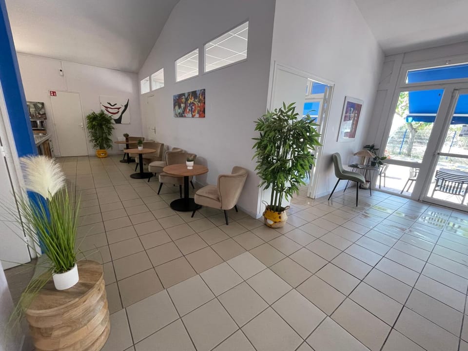 Cit'Hôtel du Parc Hotel in Poissy
