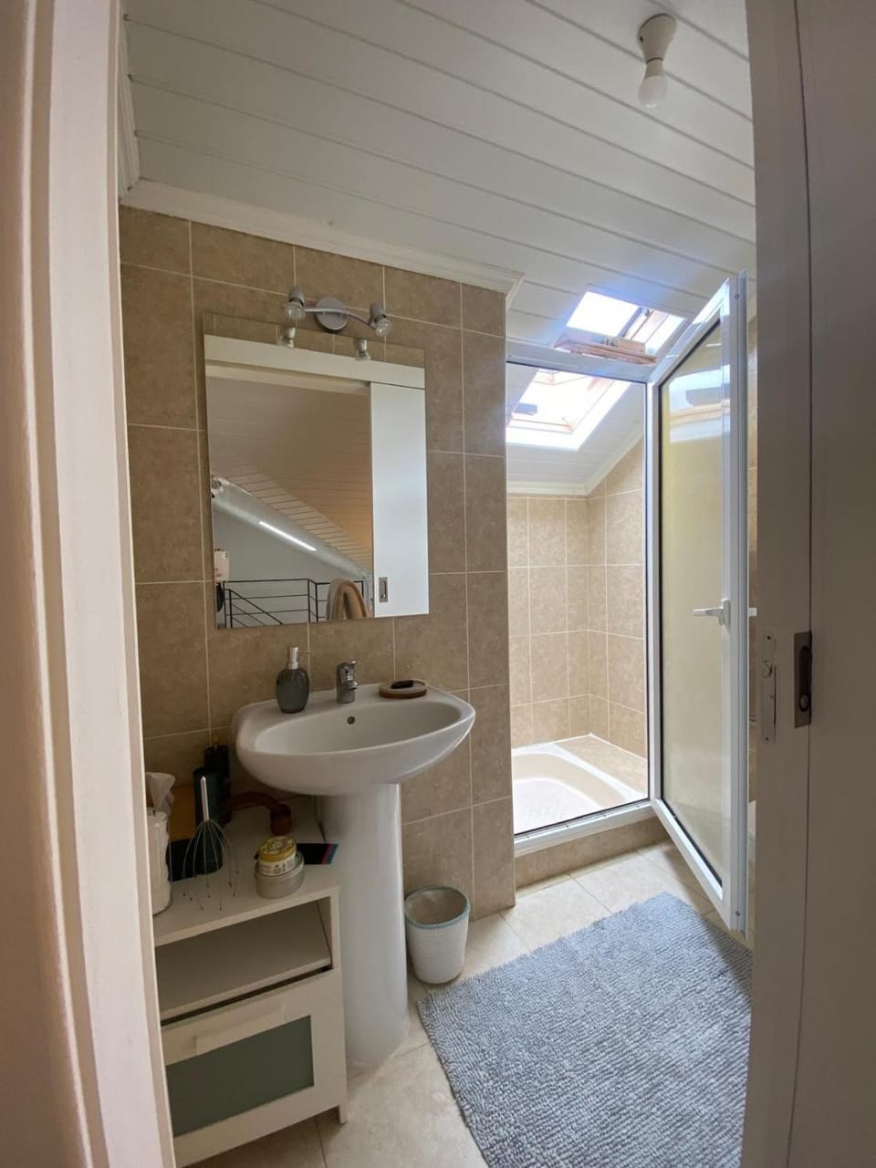 Shower, Toilet, Bathroom