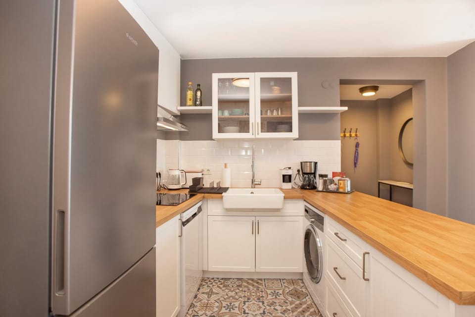 Coffee/tea facilities, Kitchen or kitchenette, dishwasher, minibar, oven, stove, toaster