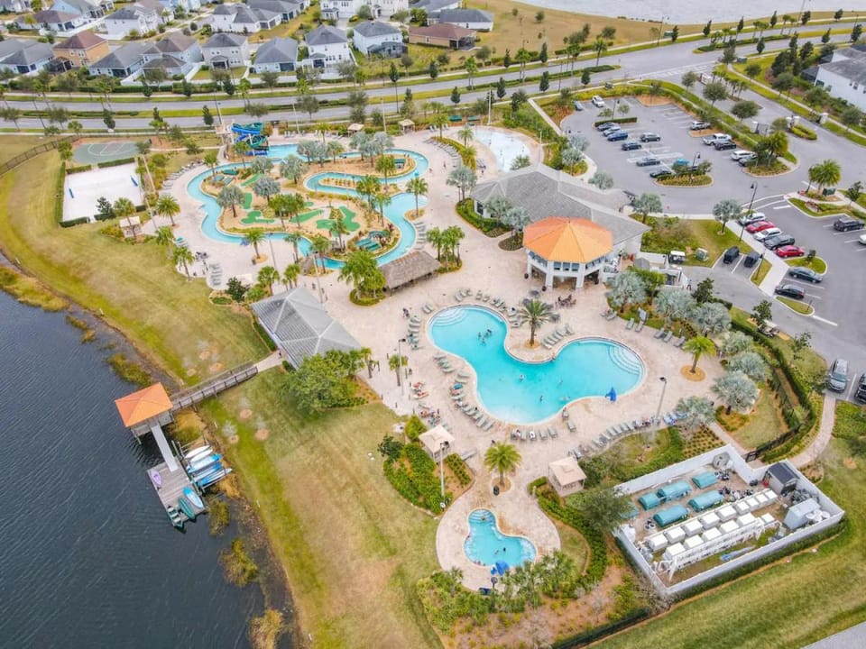 Bird's eye view, Lake view, Swimming pool