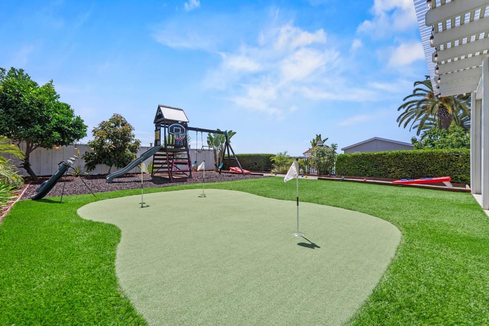 Ultimate Group Getaway - Pool, Spa, Views, Games! House in San Diego