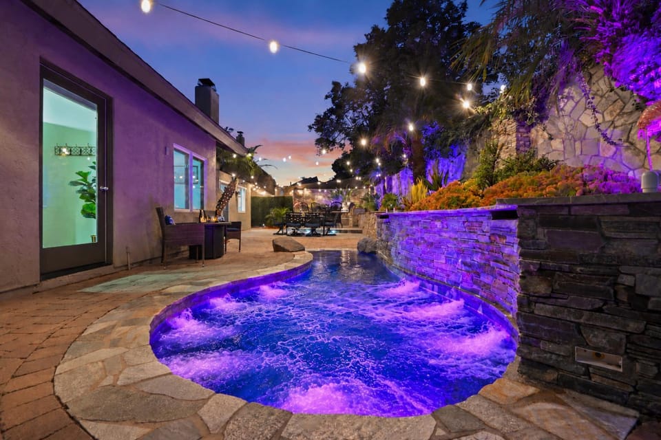 Patio, Night, Garden, Hot Tub, Seating area