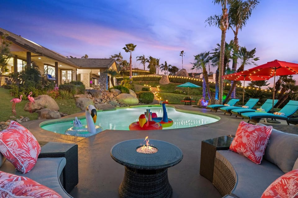 Luxury Hilltop Estate- Resort Pool & Sunset Views House in El Cajon
