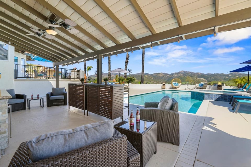Panorama Peak Luxury Retreat House in Poway