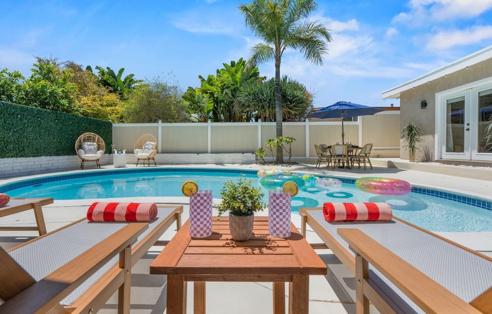 California Dreamin Resort-Style Pool House House in La Mesa