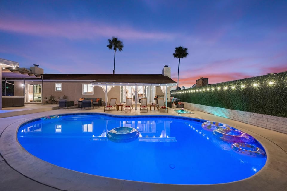 California Dreamin Resort-Style Pool House House in La Mesa