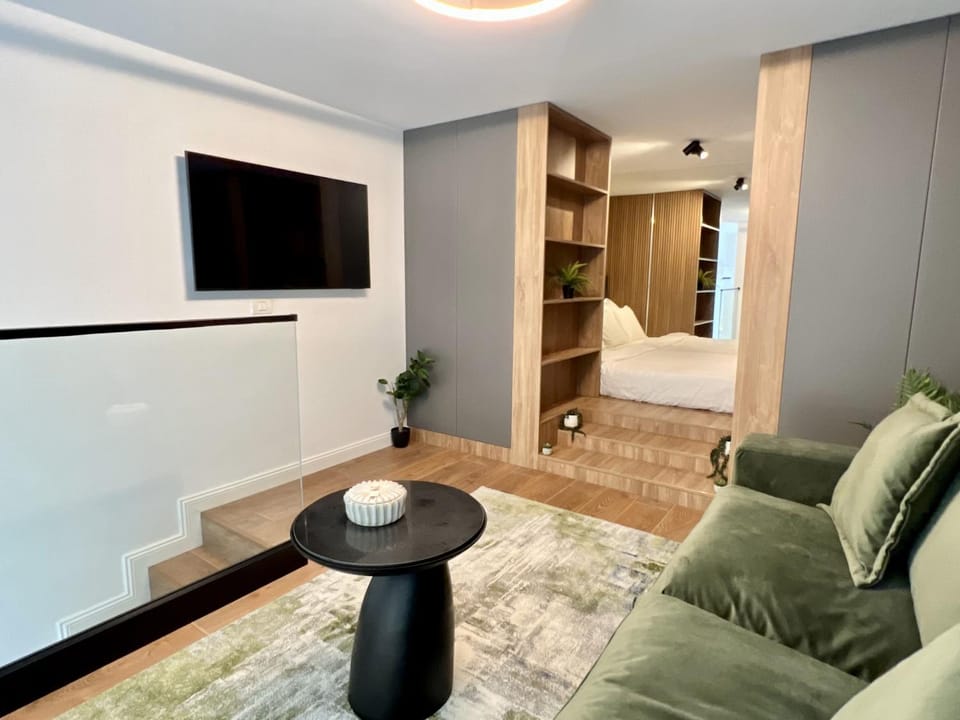TV and multimedia, Seating area