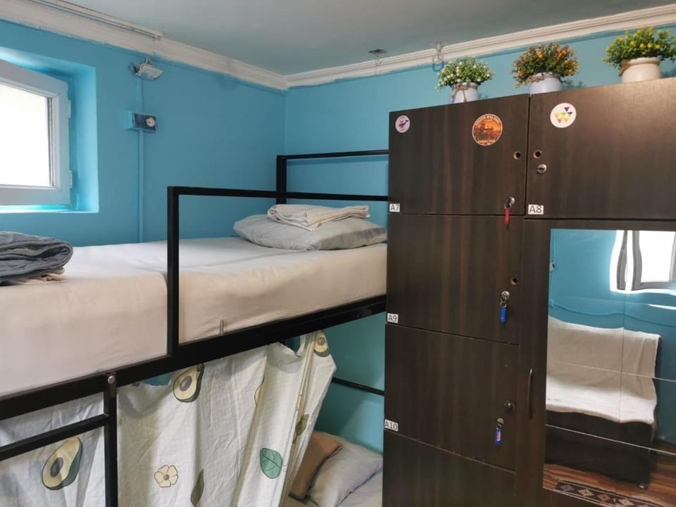 Decorative detail, bunk bed, locker, wardrobe