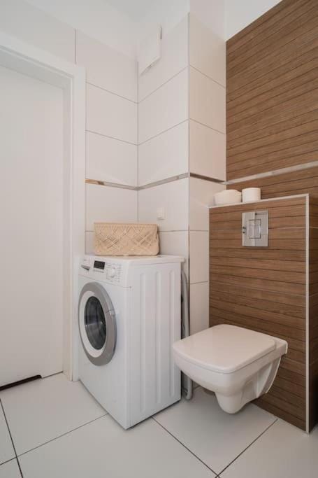 Toilet, Bathroom, washing machine, dryer