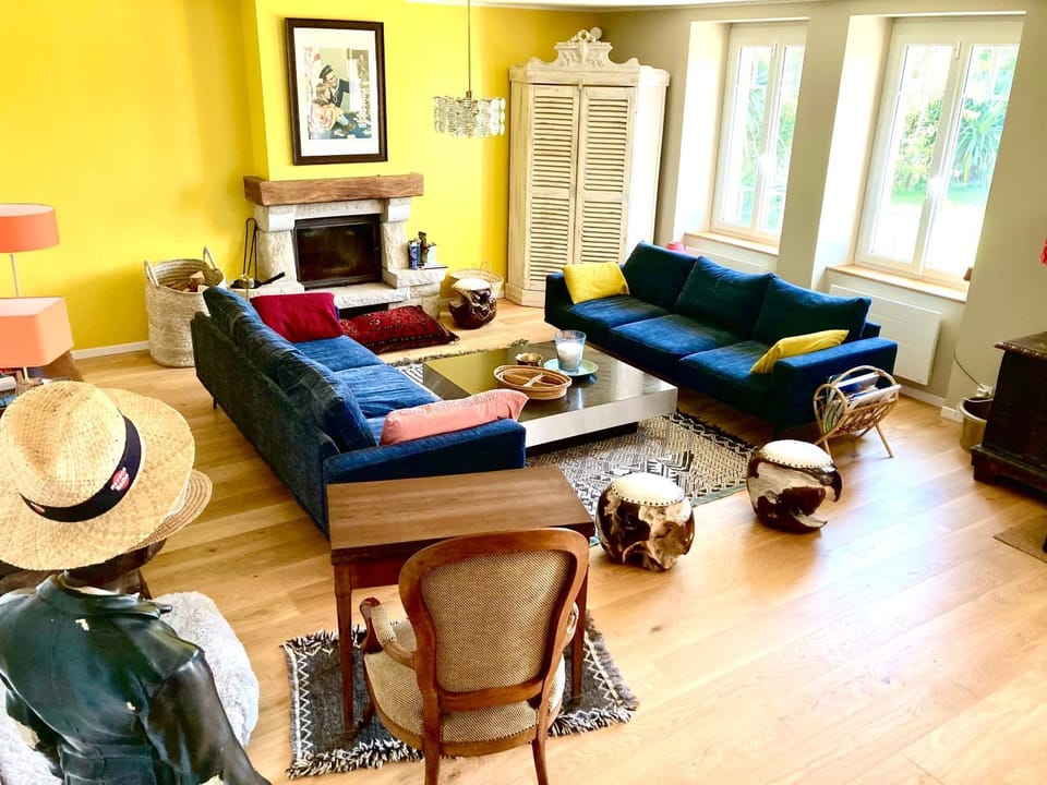 Living room, Seating area