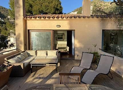 Balcony/Terrace, sunbed