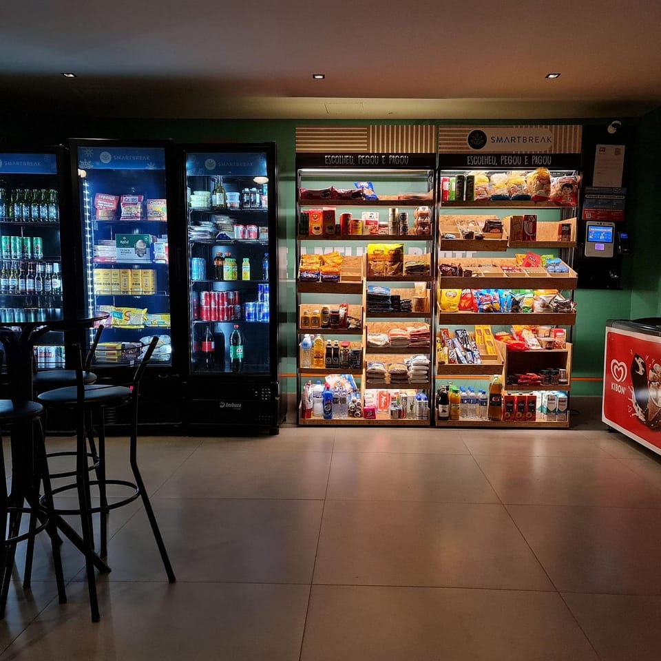 Supermarket/grocery shop
