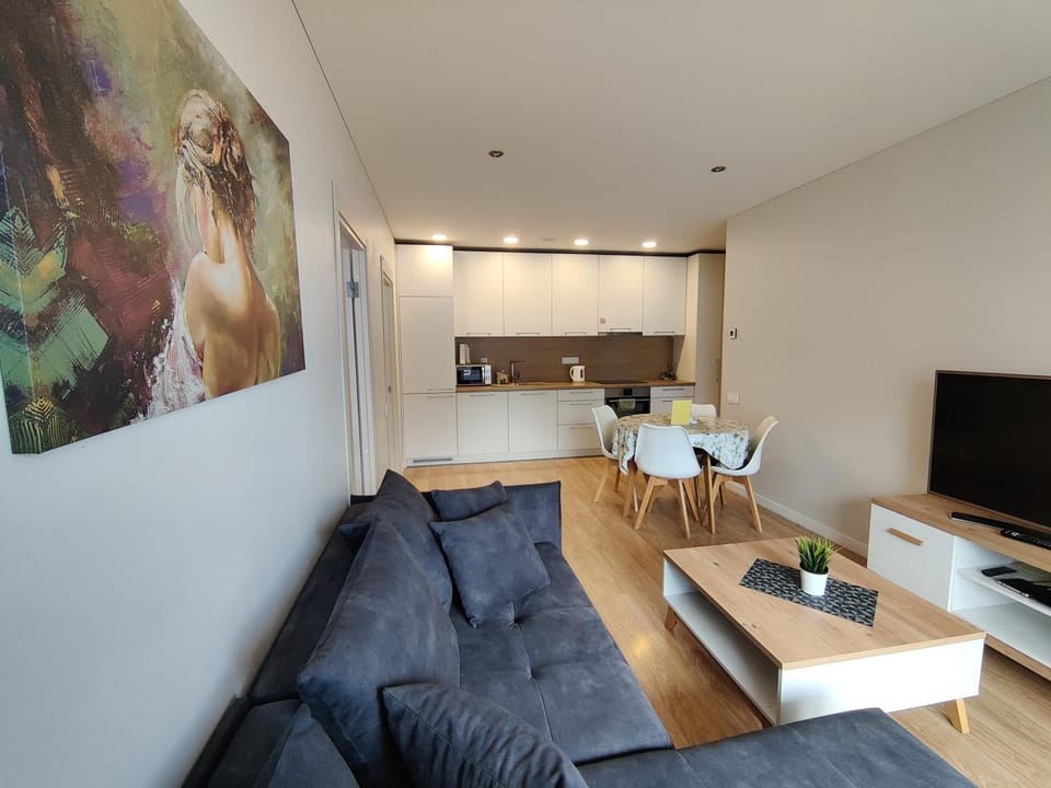 TV and multimedia, Kitchen or kitchenette, Living room, Dining area