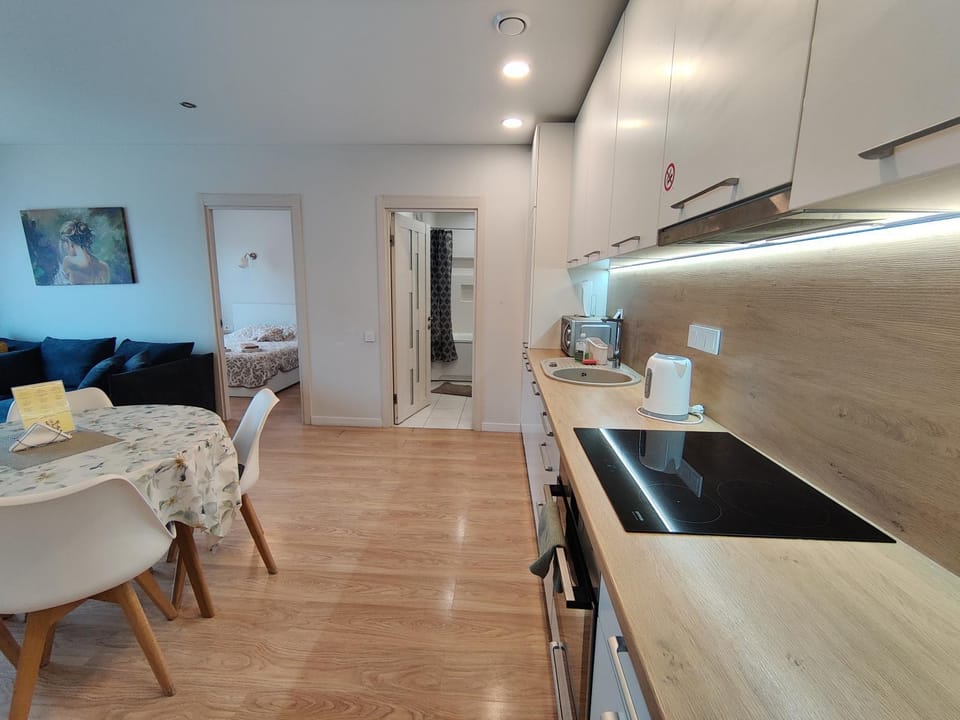 Dining area, kitchen