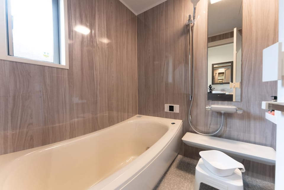 Bathroom, Bath