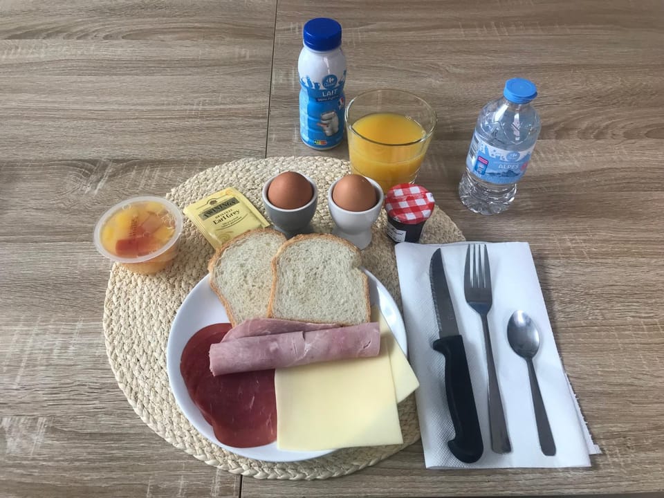 Breakfast, Continental breakfast