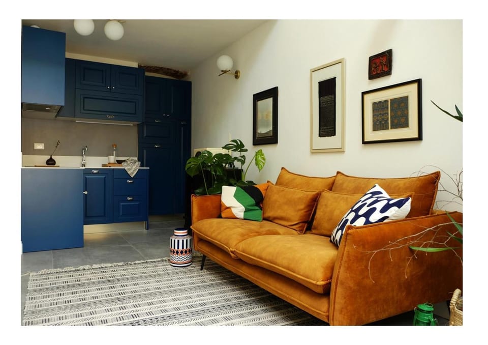 Kitchen or kitchenette, Living room, Seating area
