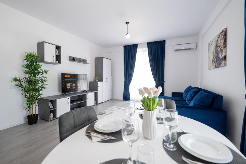 Living room, Dinner