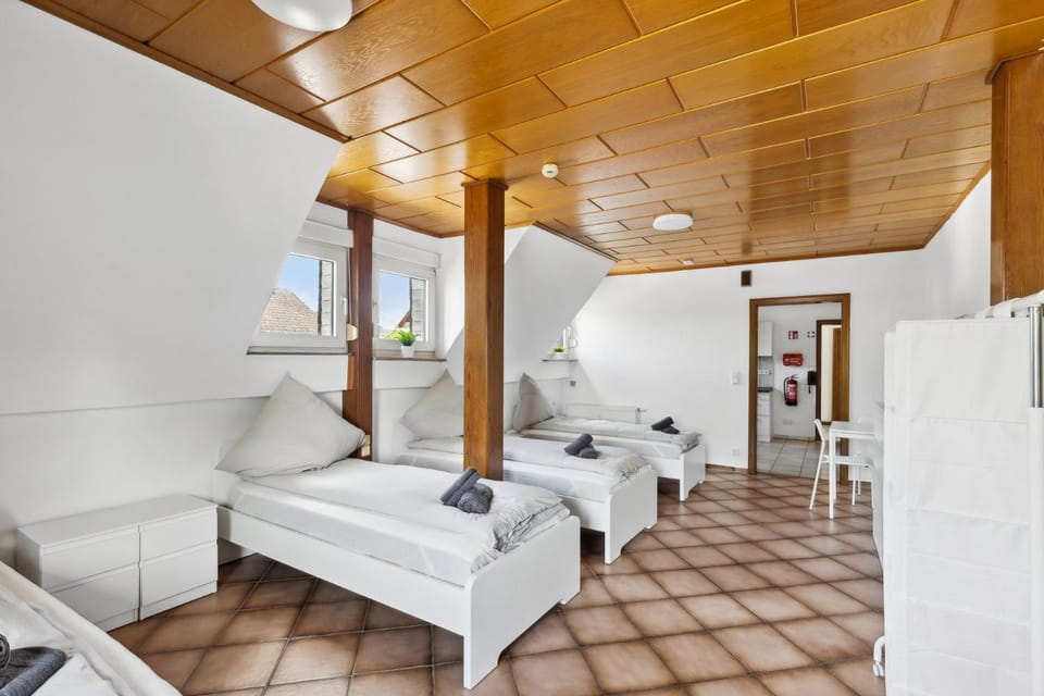 Bed, Photo of the whole room, Seating area, Bedroom, towels