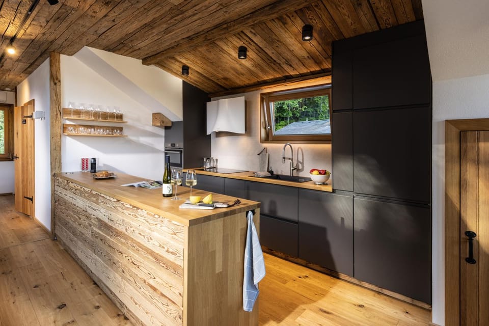 Coffee/tea facilities, View (from property/room), dishwasher, minibar, pet friendly, stove, laundry, kitchen