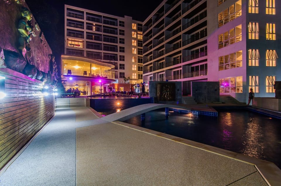 Area and facilities, Swimming pool, Swimming pool