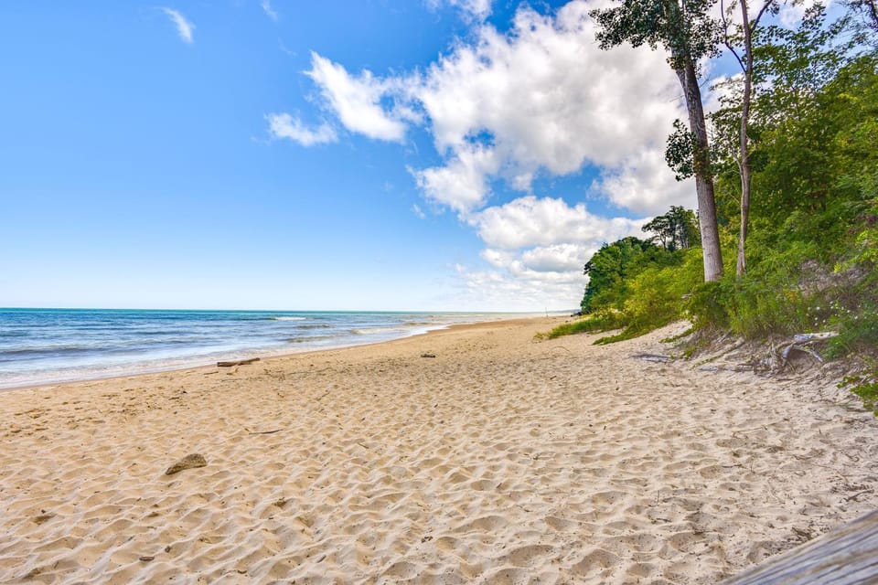 Walk to the Beach: Pet Friendly w/ Fire Pit! House in Lake Michigan Beach