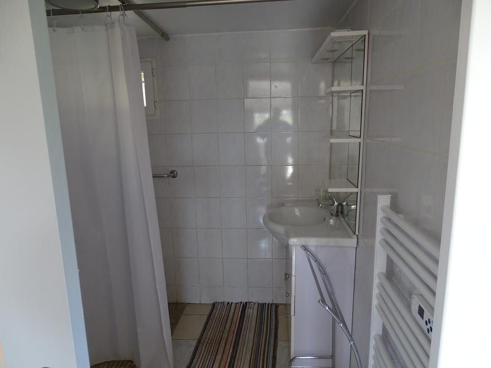 Studio idépendant climatisé au rez de chaussée d'une longère , terrasse , jardin House in Occitanie