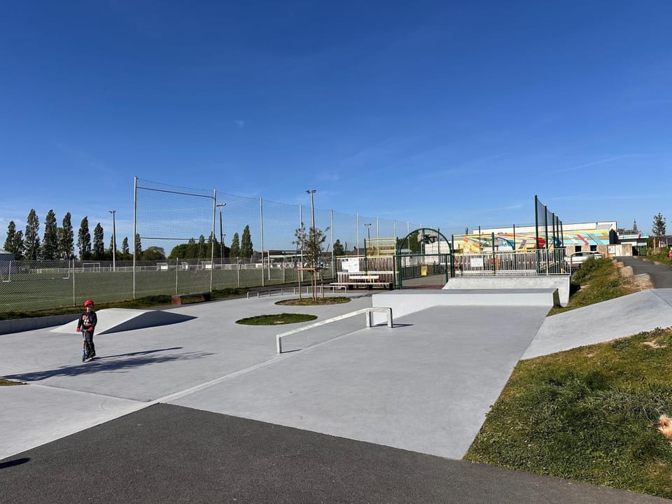 Neighbourhood, Children play ground