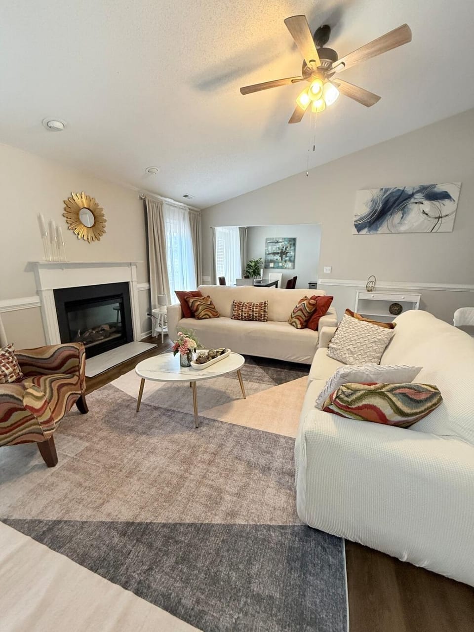 TV and multimedia, Living room, Seating area, fireplace