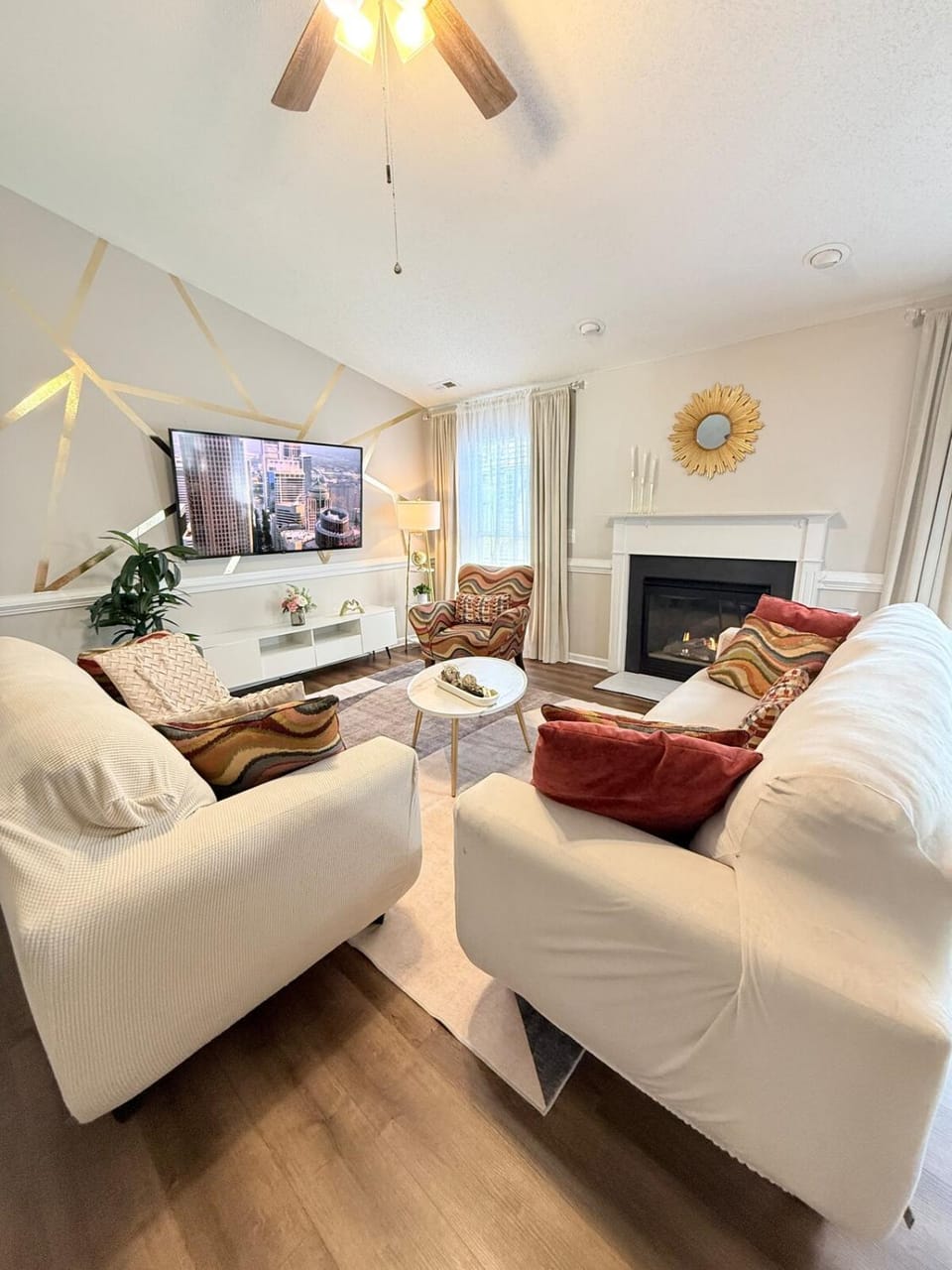 Communal lounge/ TV room, TV and multimedia, Living room, Seating area, Evening entertainment, fireplace