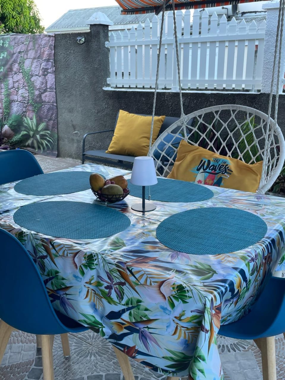 Patio, Day, Balcony/Terrace, Dining area