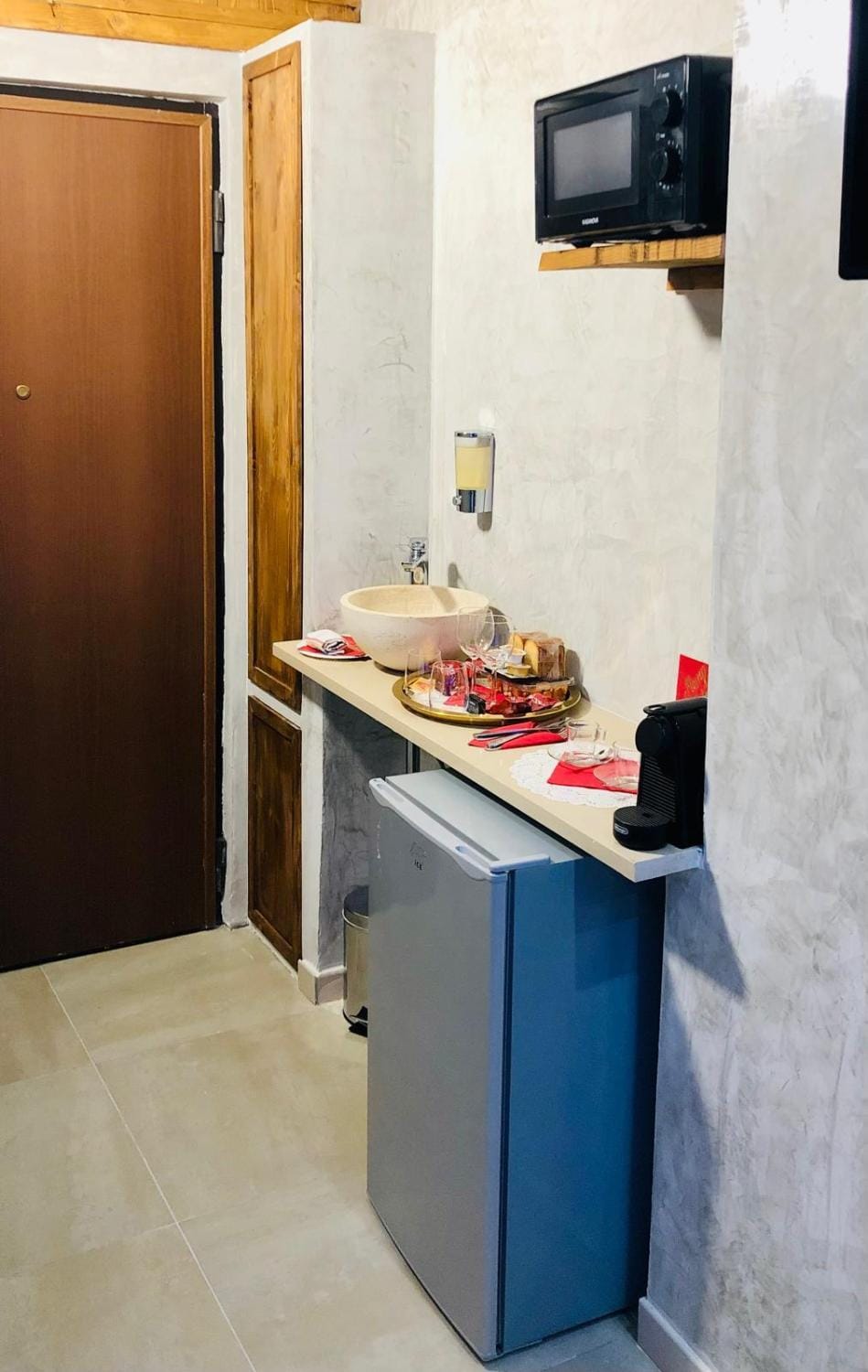 Breakfast, minibar