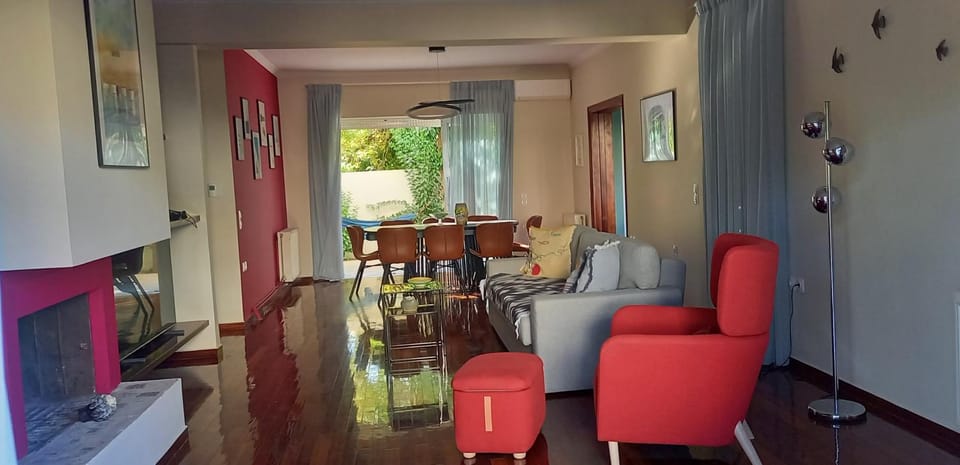 Seating area, Dining area