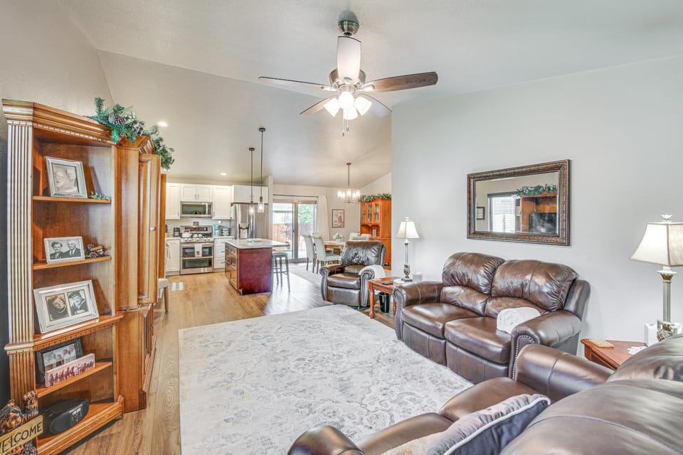 Rapid City Duplex: 26 Mi to Mount Rushmore! House in Rapid City