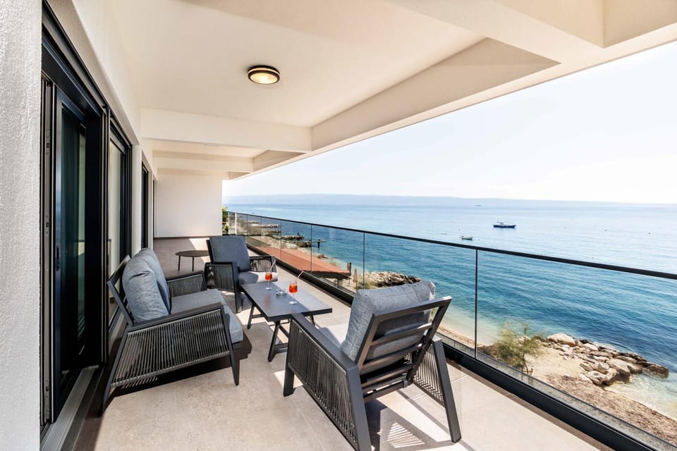 Day, Natural landscape, View (from property/room), Balcony/Terrace, Seating area, Beach, Sea view